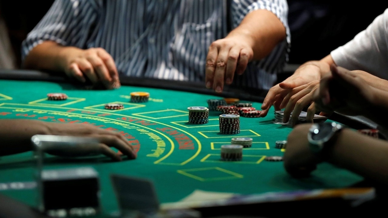 棋牌压庄口诀与寓意详解：掌握技巧的智慧精华-足彩论坛-足彩策略-足彩投注网